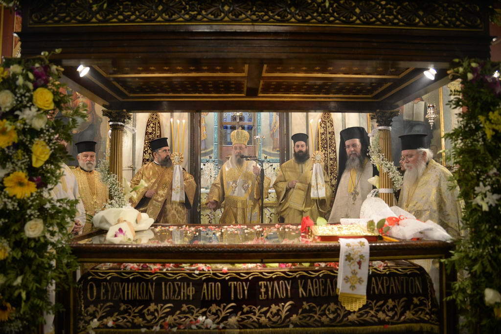 Ἡ Ἀκολουθία καὶ ἡ Περιφορὰ τοῦ Ἐπιταφίου στὴν Πάτρα